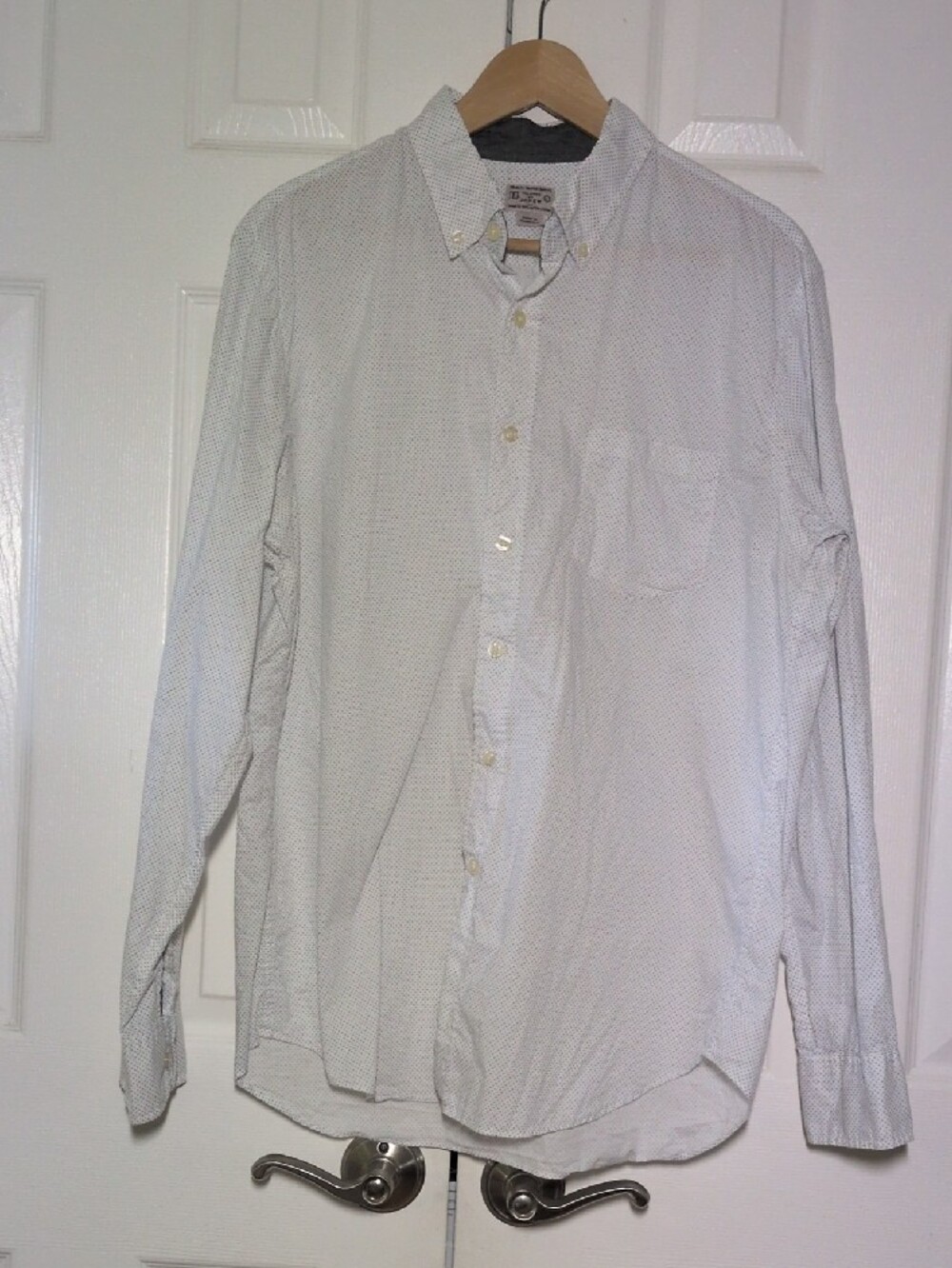 J. Crew mens quality woven cotton Button-Down Shirt - White with Micro Print L